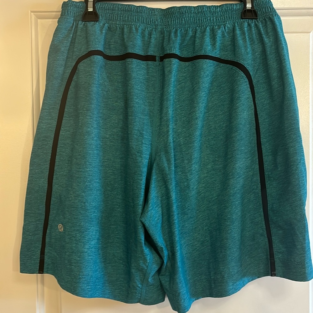 mens Lululemon Pacebreaker Shorts Teal Large L Liner 9” inseam EUC